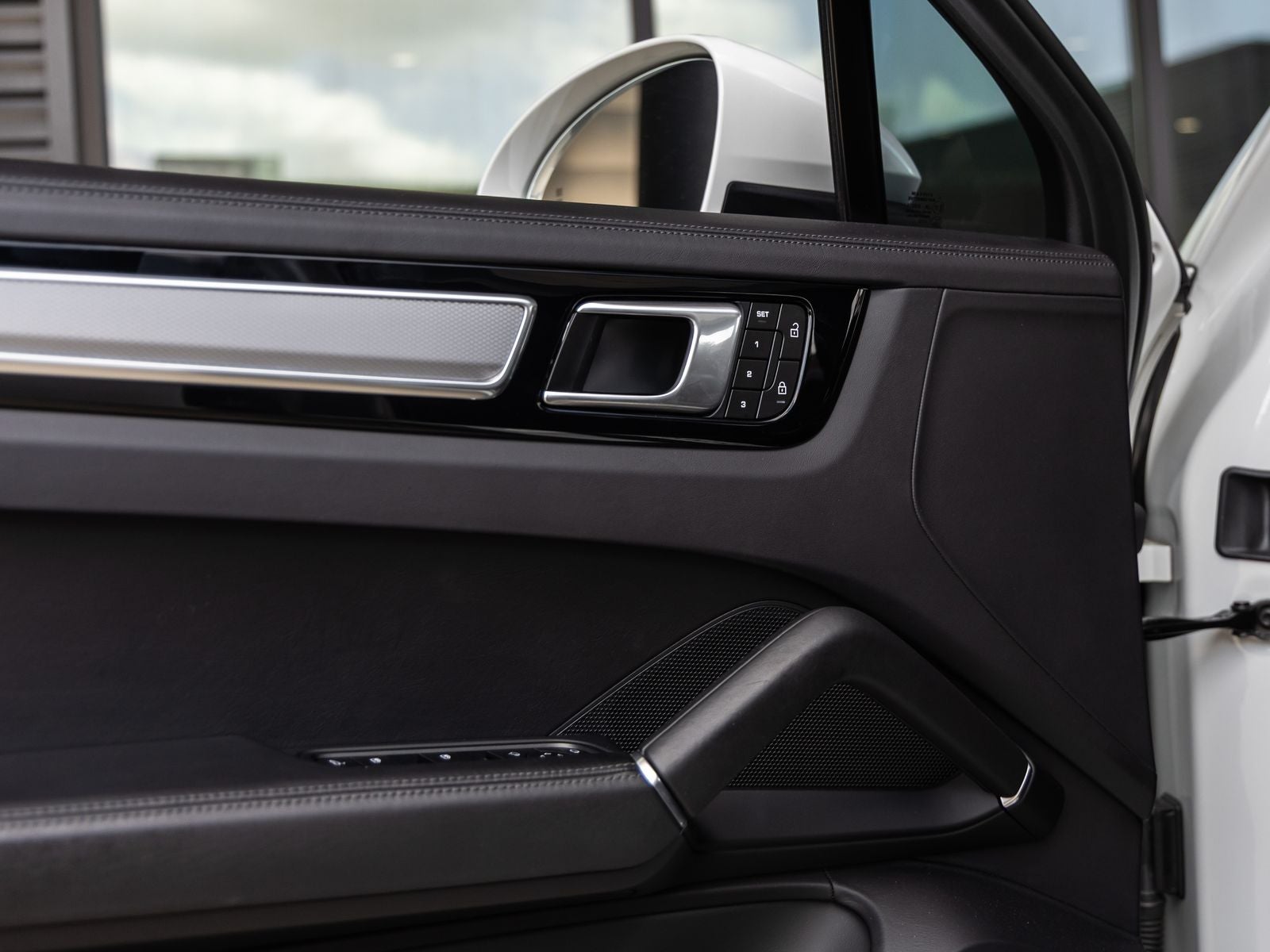 2023 Porsche Cayenne Cayenne S Coupe Platinum Edition