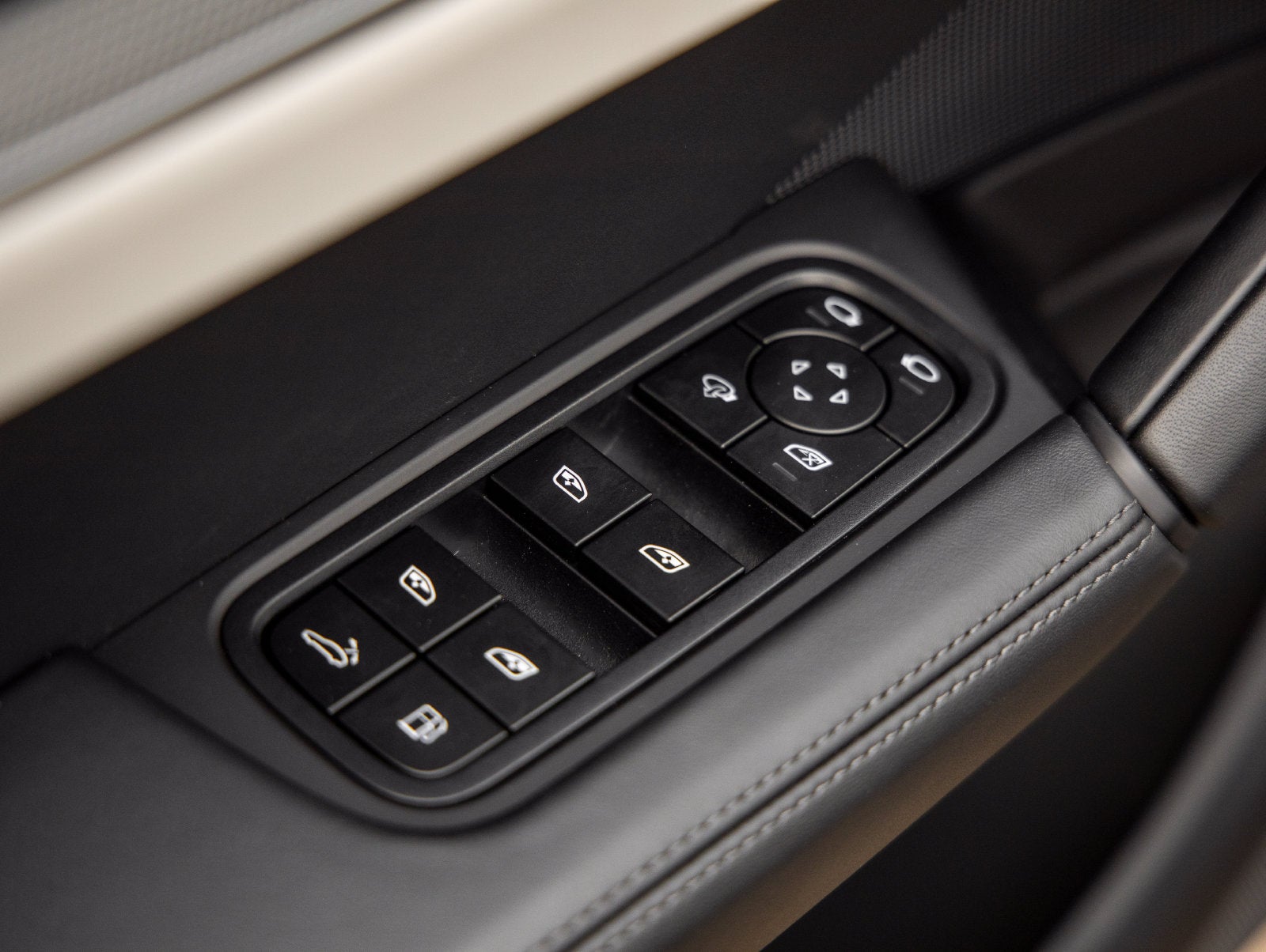 2025 Porsche Cayenne Cayenne E-Hybrid Coupe