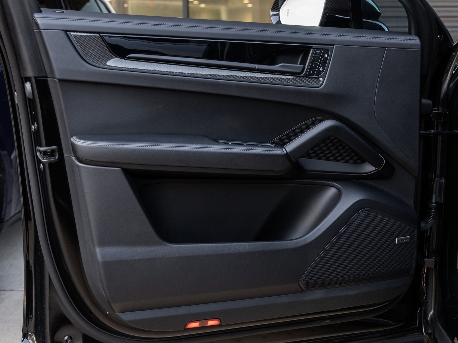 2025 Porsche Cayenne Coupe GTS