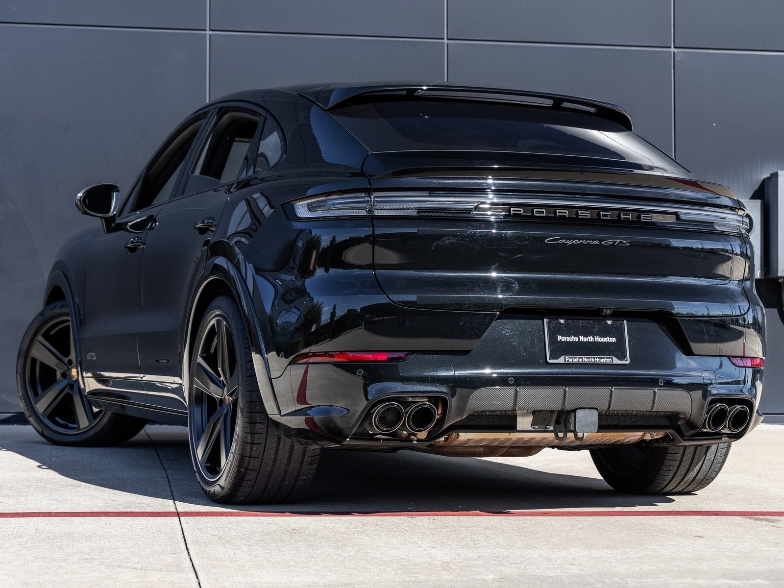 2025 Porsche Cayenne Coupe GTS