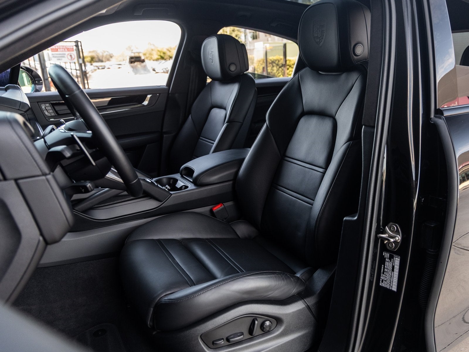 2025 Porsche Cayenne Coupe GTS