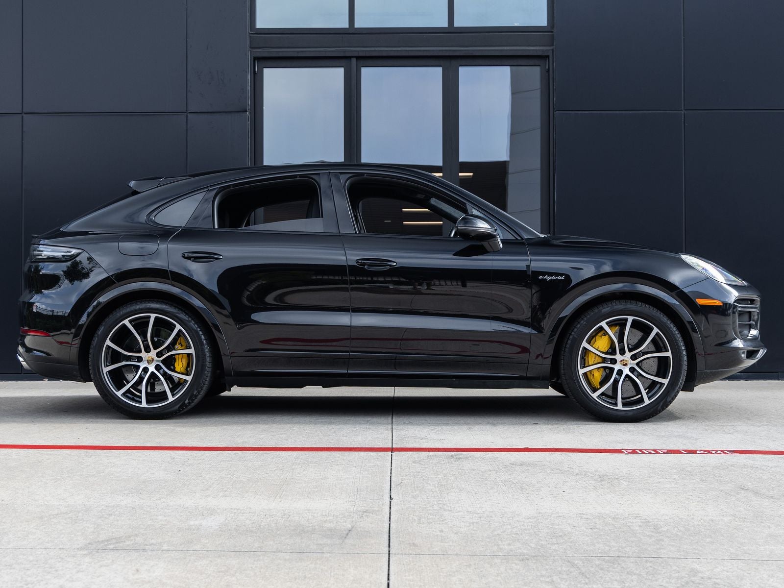 2023 Porsche Cayenne Turbo S E-Hybrid Coupe