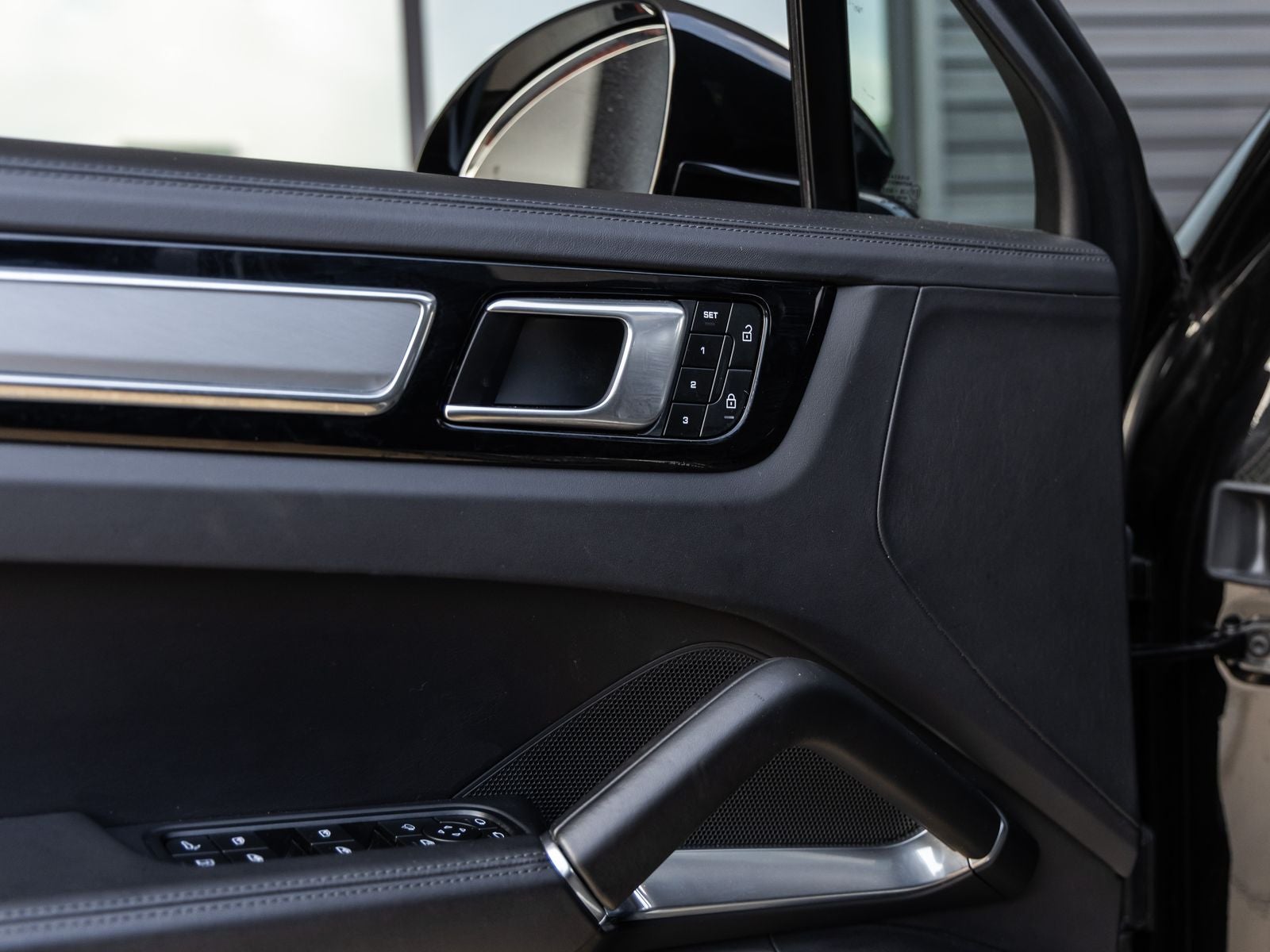 2023 Porsche Cayenne Turbo S E-Hybrid Coupe