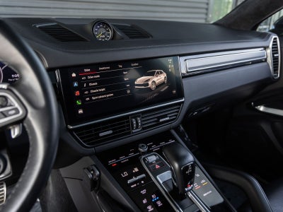 2023 Porsche Cayenne Turbo S E-Hybrid Coupe