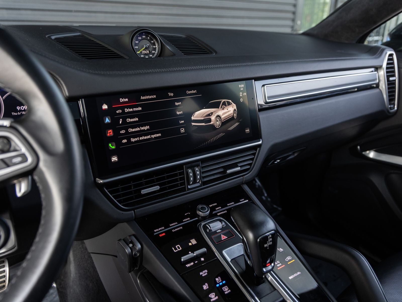 2023 Porsche Cayenne Turbo S E-Hybrid Coupe