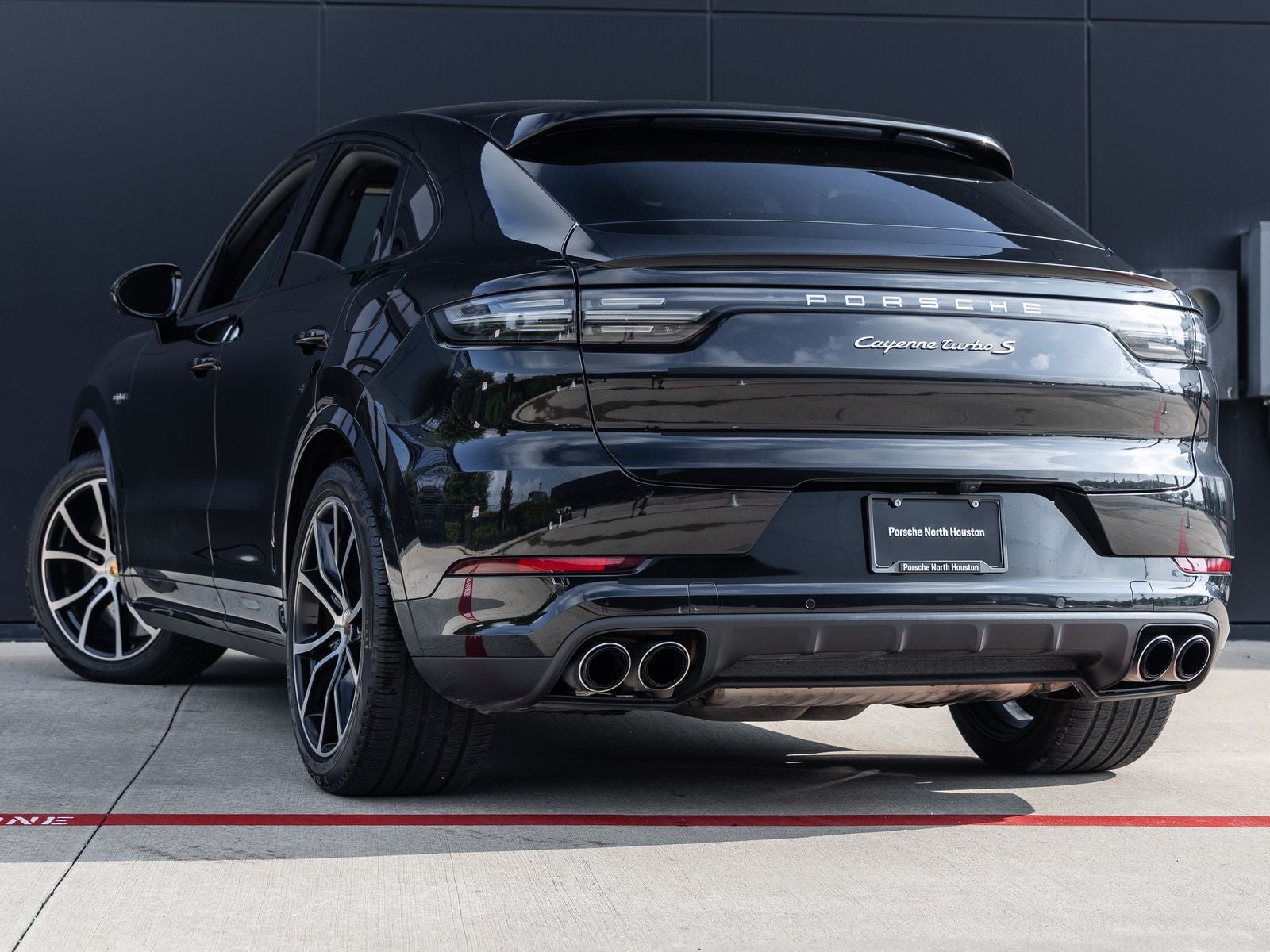 2023 Porsche Cayenne Turbo S E-Hybrid Coupe