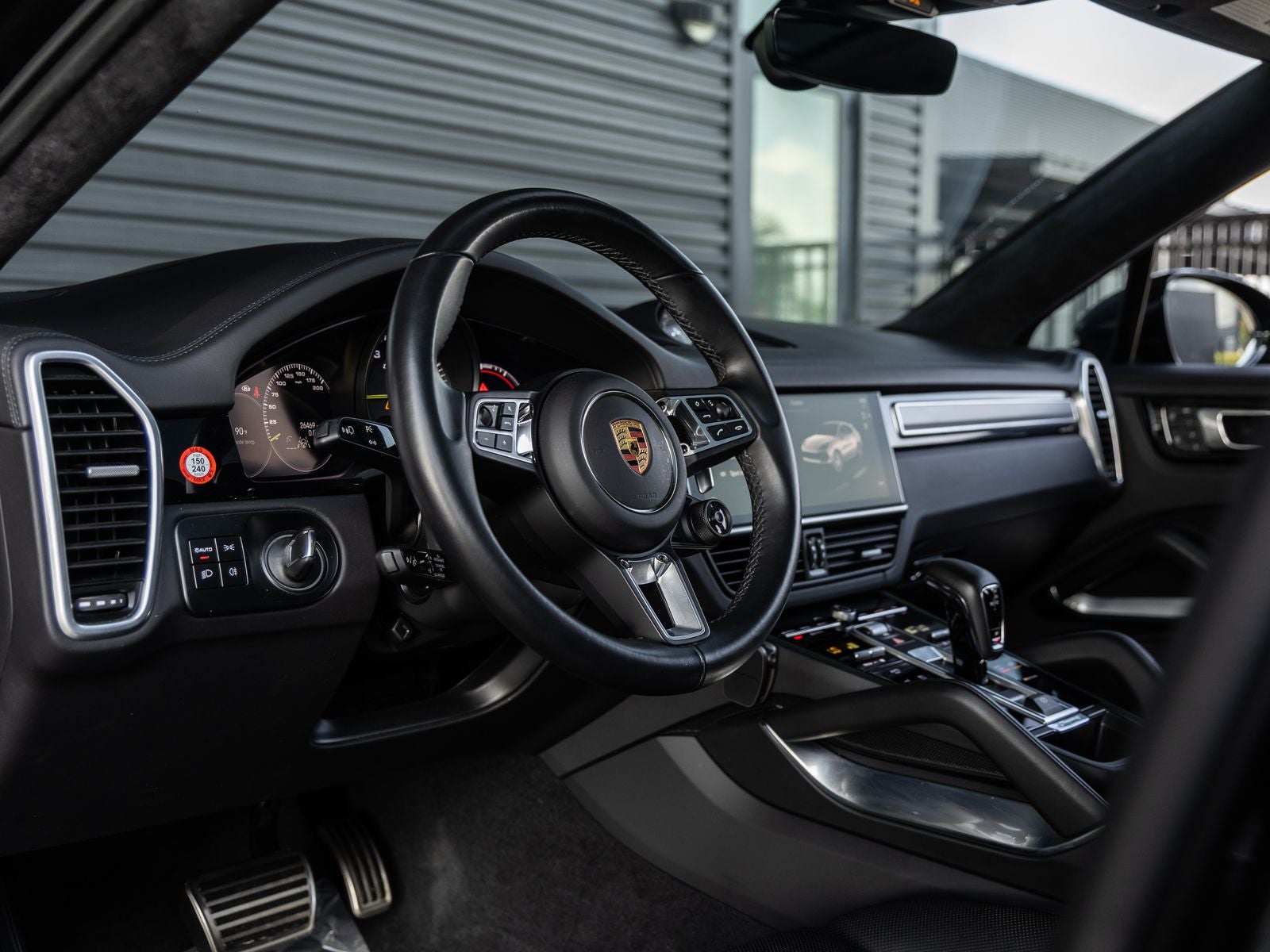 2023 Porsche Cayenne Turbo S E-Hybrid Coupe