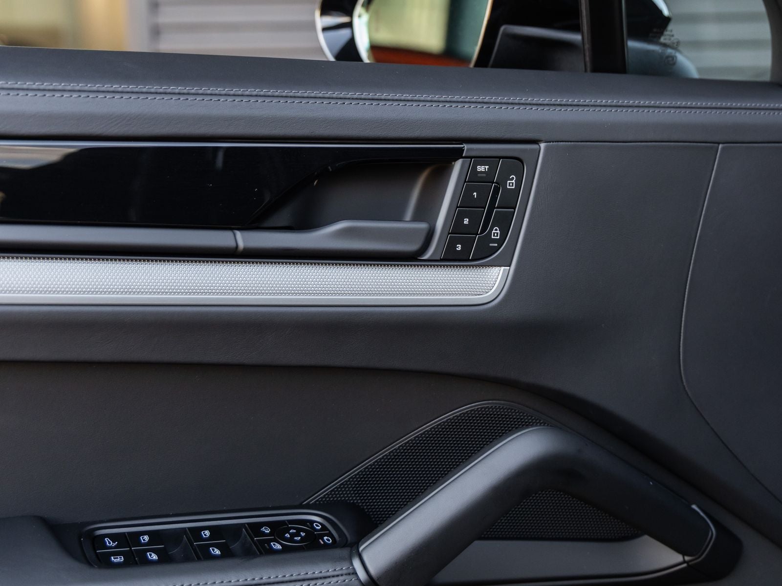 2025 Porsche Cayenne S E-Hybrid Coupe