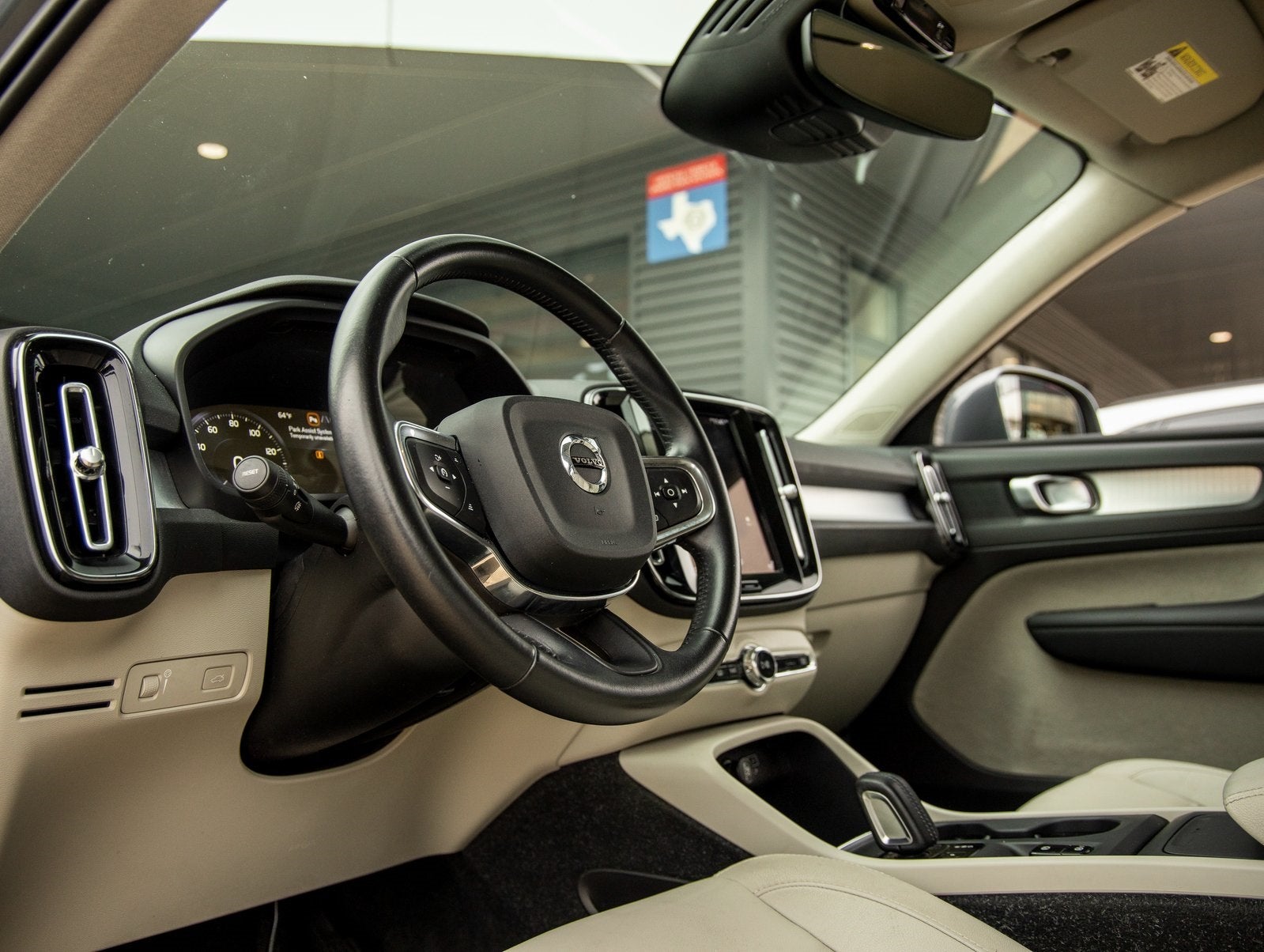 2021 Volvo XC40 Momentum