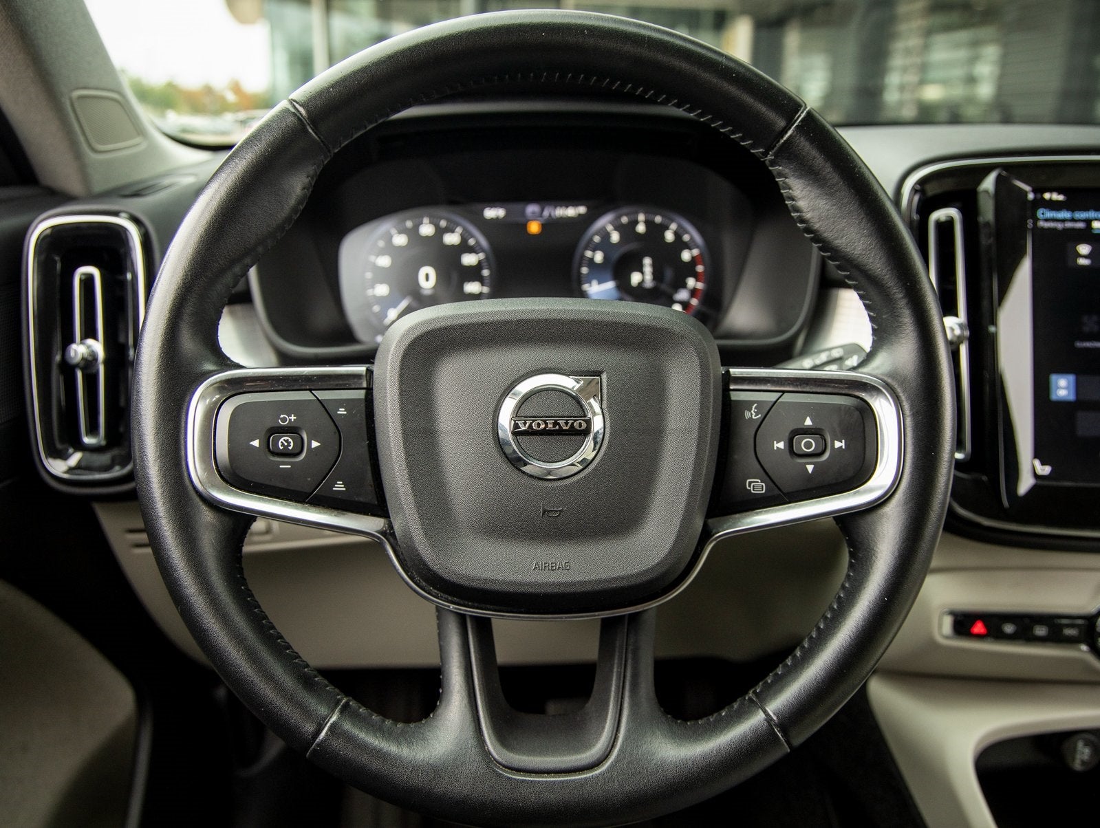 2021 Volvo XC40 Momentum