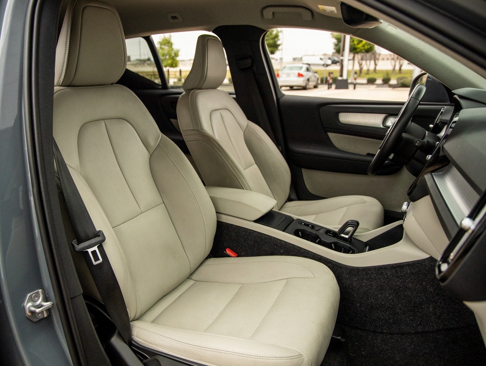 2021 Volvo XC40 Momentum