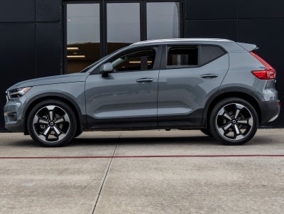 2021 Volvo XC40 Momentum