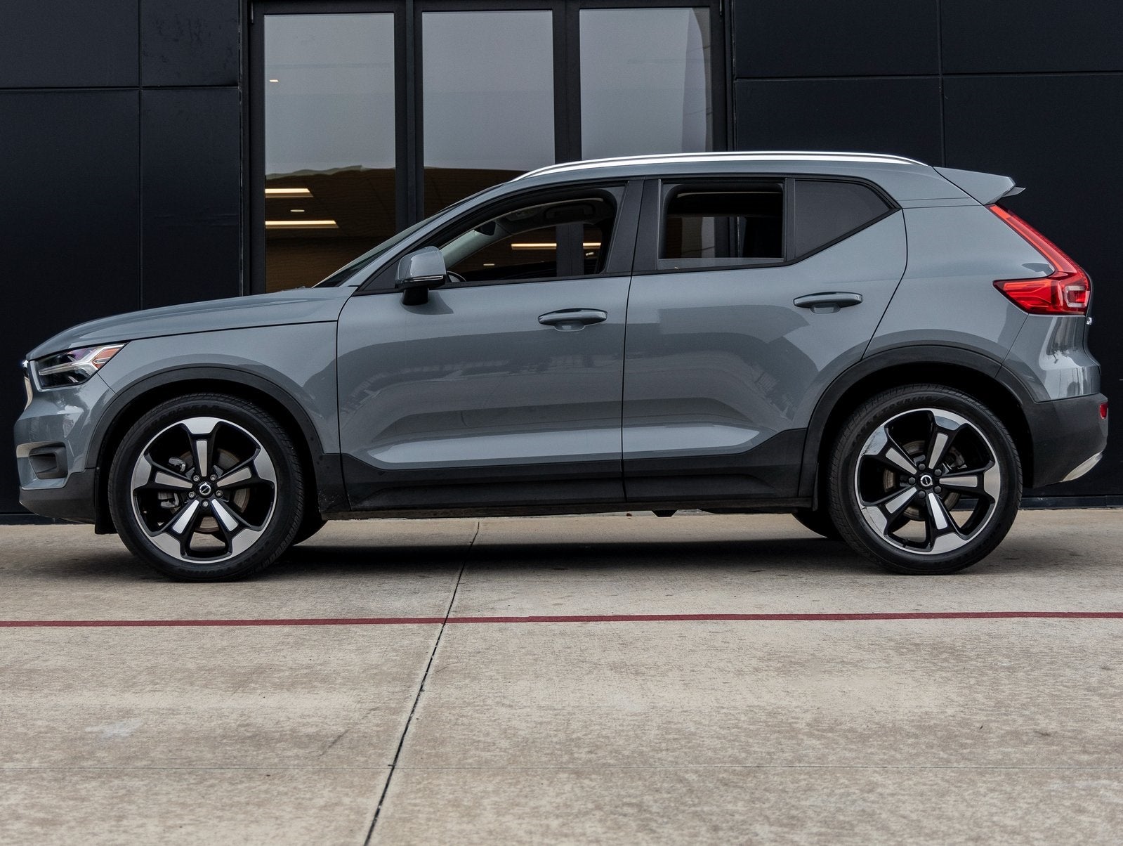 2021 Volvo XC40 Momentum