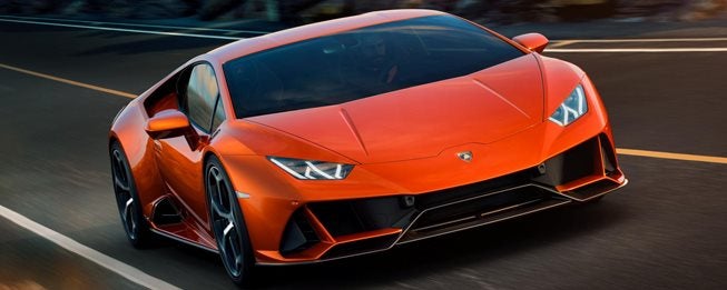 Huracán EVO front three-quarter